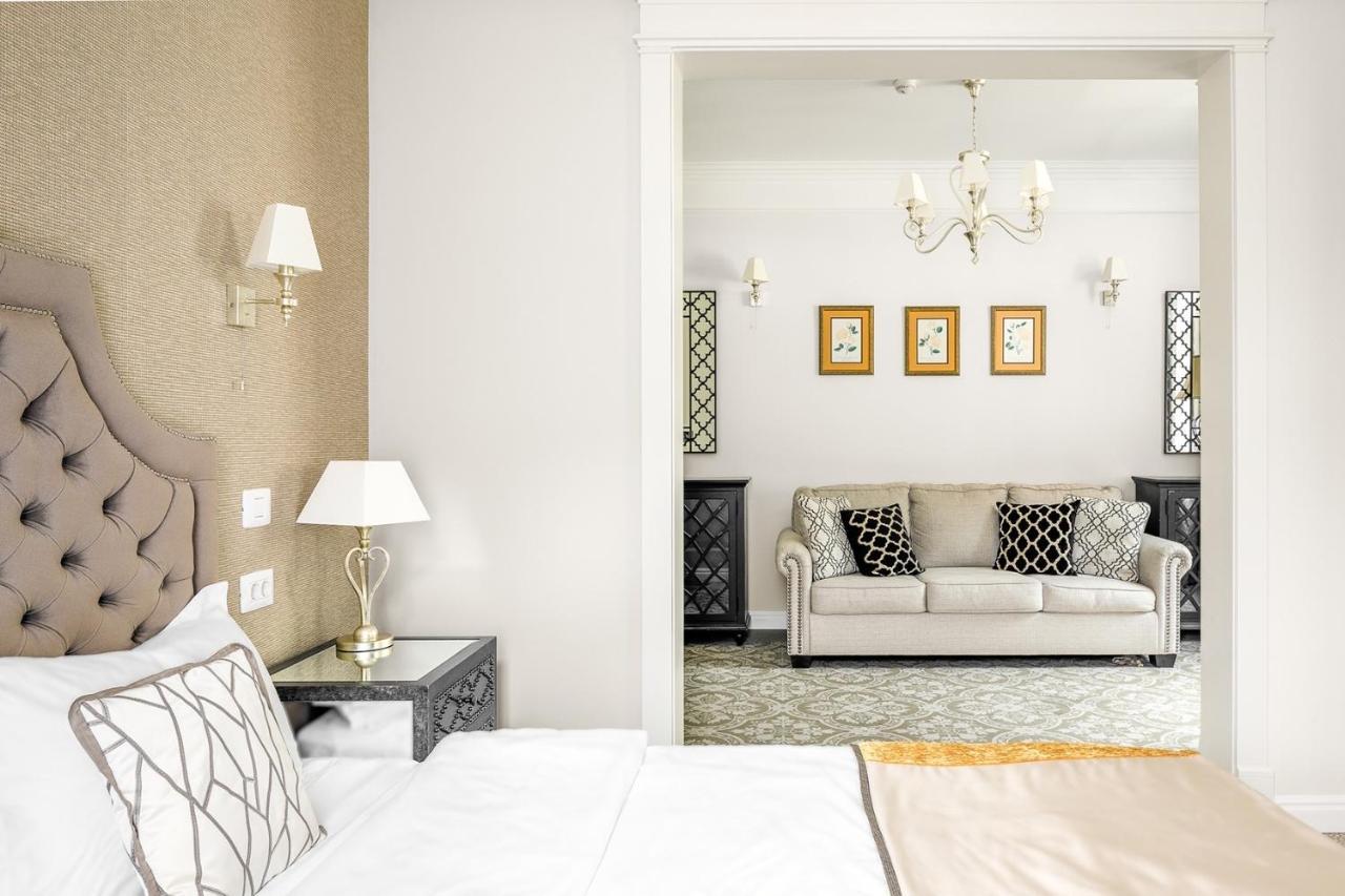 Hotel Versay Băile Herculane Extérieur photo