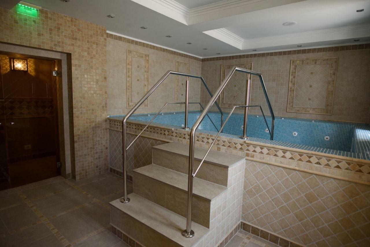 Hotel Versay Băile Herculane Extérieur photo