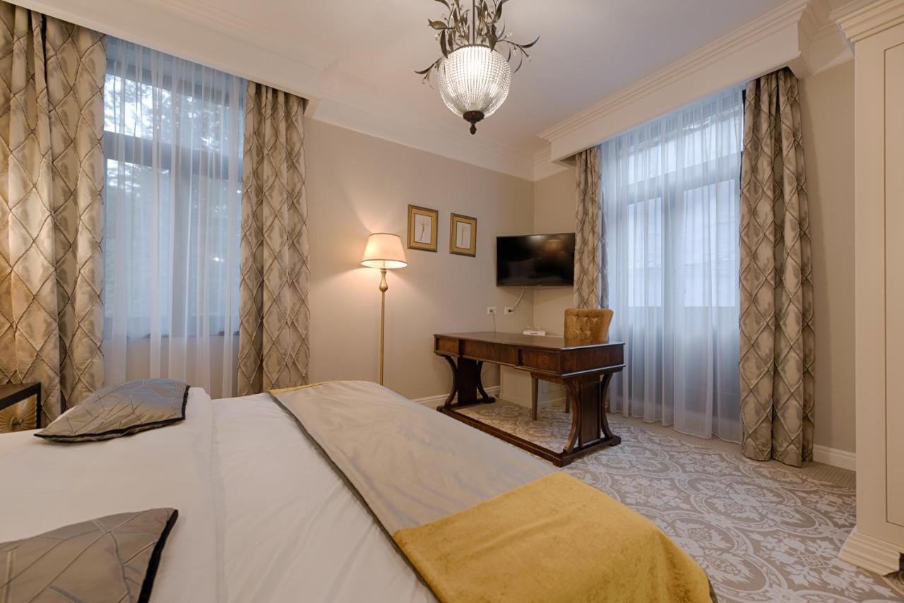 Hotel Versay Băile Herculane Extérieur photo